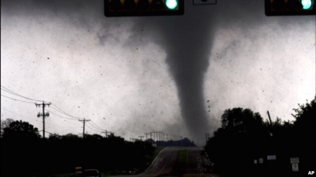 El Trans-Niño también estuvo presente en el 2011que coincidió con una fuerte temporada de tornados en EE.UU.