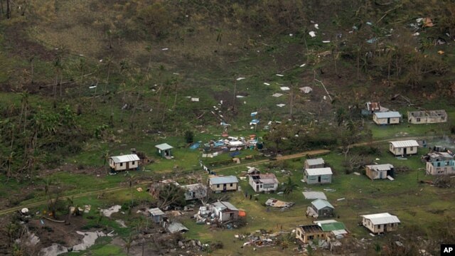 Fotografía aérea de la fuerza de defensa de Nueva Zelanda muestra los destrozos en la comunidad de Nakama, Fiji, tras el paso del ciclón Winston