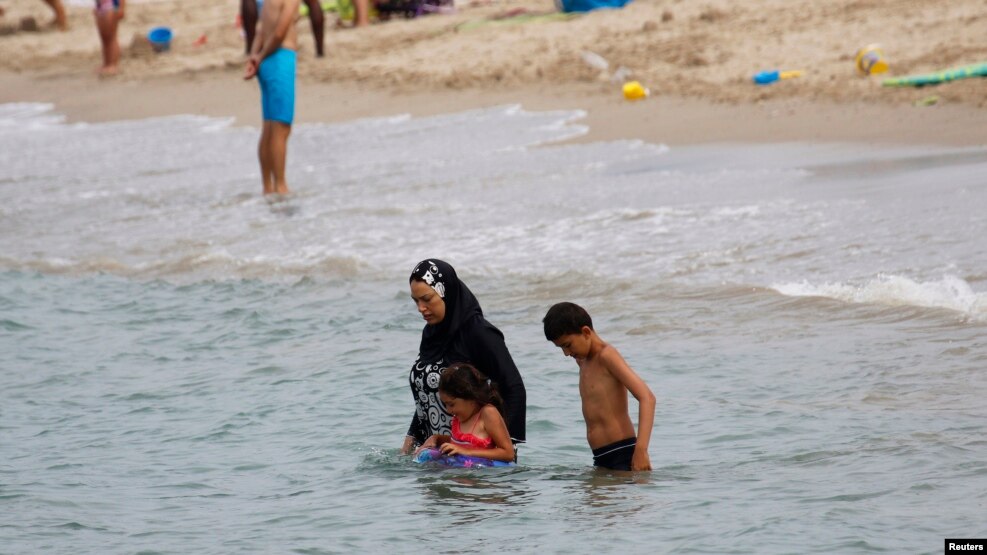 http://gdb.voanews.com/59D4C9E4-690C-4BF5-9A1D-B565925B36D6_cx0_cy10_cw0_w987_r1_s_r1.jpg