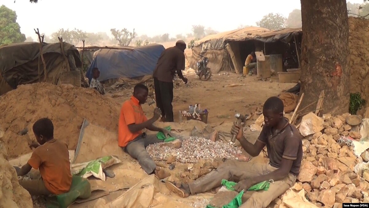 Au Burkina Faso Lorpaillage S Est Install Dans La R Gion De Gaoua