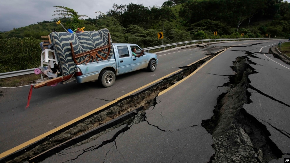 El terremoto, de magnitud 7,8 provocó la muerte de 633 personas y graves daños en decenas de poblaciones, principalmente en las ciudades de Manta, Portoviejo y Pedernales.