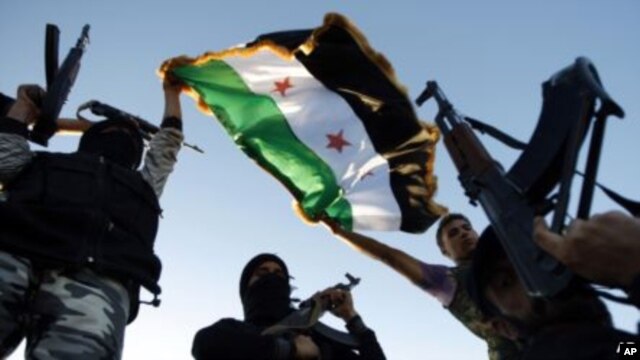 Sipan Hassan nói với đài VOA rằng ông Manaf Tlass đã rời khỏi Syria