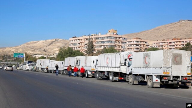 Đoàn xe chở viện trợ nhân đạo chuẩn bị đến thị trấn Madaya, al-Zabadani và al-Moadhamiya ngoại ô Damascus.