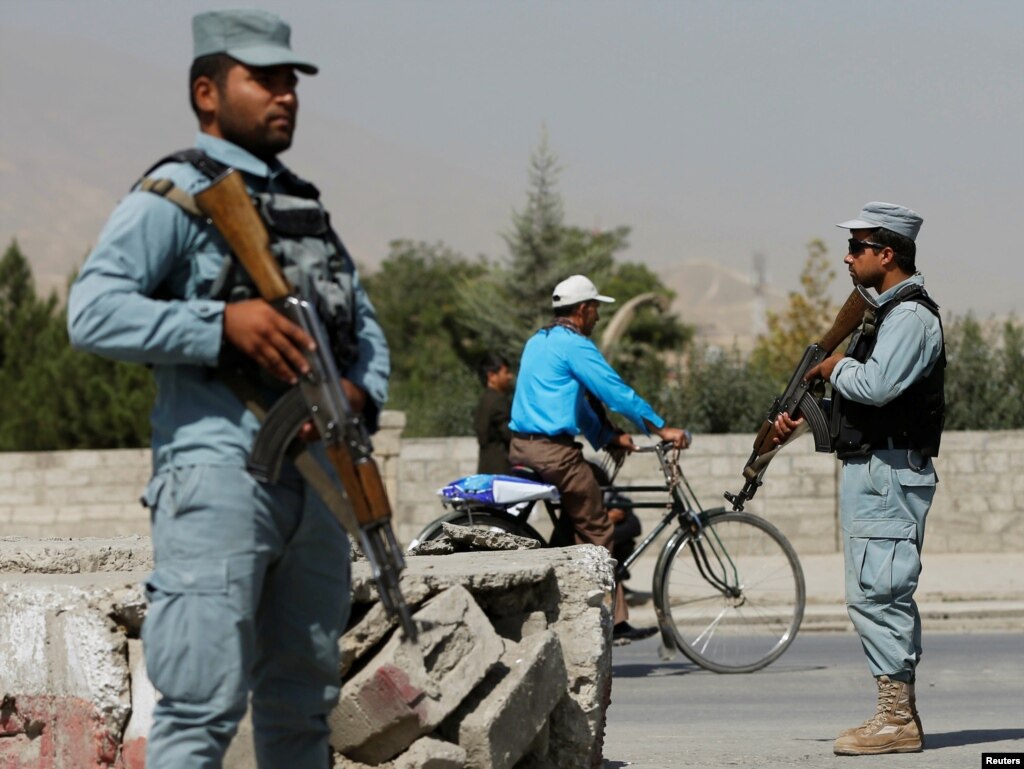 Clashes as Afghan Taliban edge closer to Helmand capital Clashes as Afghan Taliban edge closer to Helmand capital