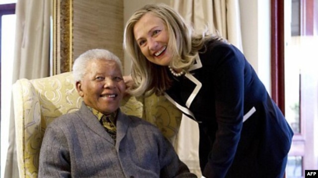 Nelson Mandela sa državnom sekretarkom Hilari Klinton