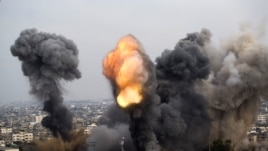 Những vụ pháo kích và không kích đã ồ ạt trút xuống Dải Gaza sau vụ tấn công ở Tel Aviv.