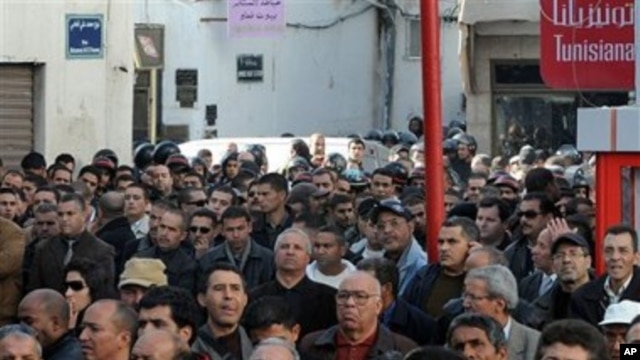 Tunisians protest against high prices and unemployment, Tunis, 08 Jan 2011.