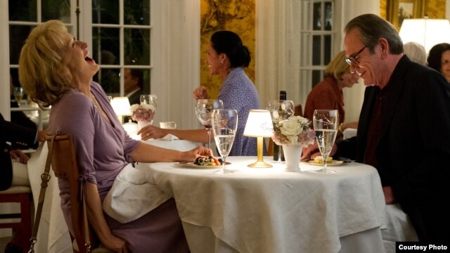 Kay Soames (MERYL STREEP) and Arnold Soames (TOMMY LEE JONES) in Columbia Pictures' HOPE SPRINGS.