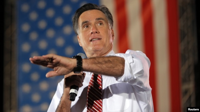 El candidato republicano Mitt Romney habla durante un mitín en  Fishersville, Virginia, el jueves 4 de cotubre de 2012.