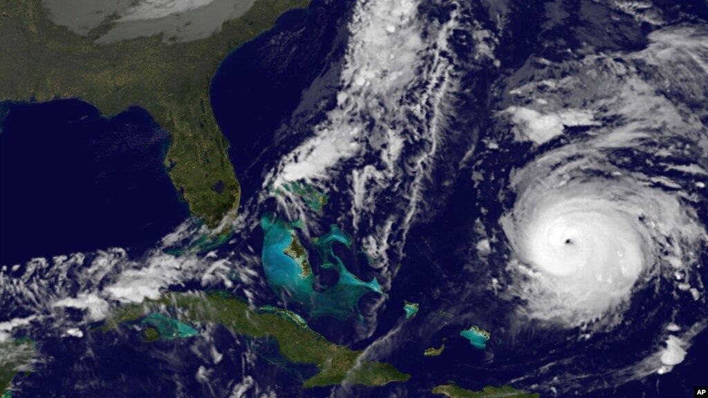 Imágen de satélite del huracán Gonzalo, el jueves 16 de octubre. Foto de la NOAA.