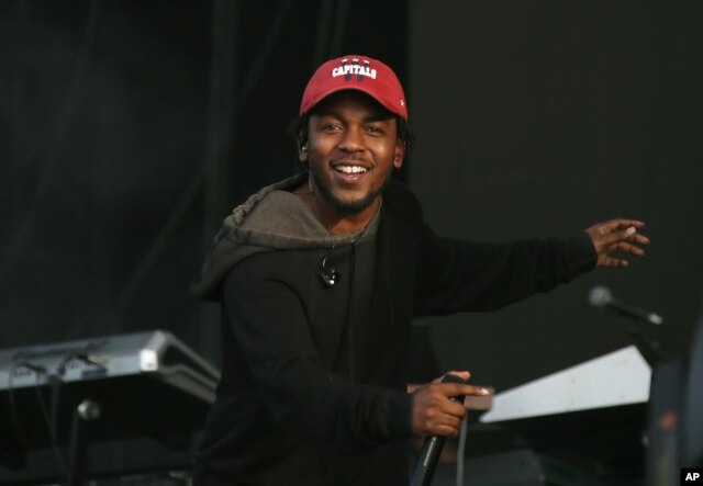 U.S rapper Kendrick Lamar performs on the main stage at Wireless festival in Finsbury Park, London, July 4, 2015.