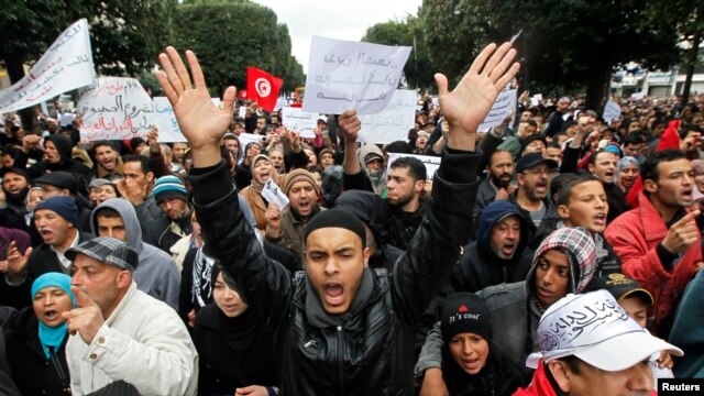 Les partisans d'Ennahda ont scandé des slogans anti-français