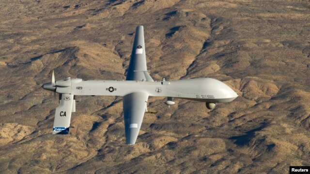 Algunos drones militares simplemente desaparecieron mientras volaban y nunca más se supo de ellos, según el diario.