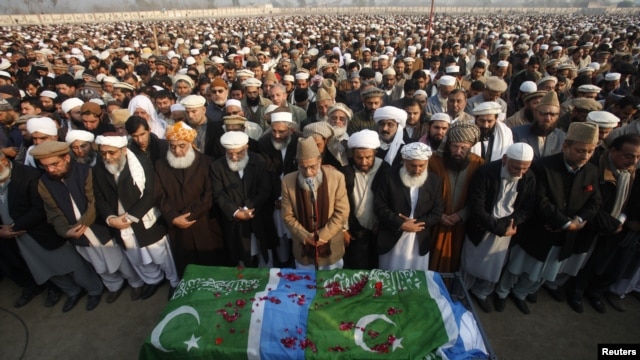 Jana'izar tsohon shugaban jam'iyar Jamaat-e-Islami, Qazi Hussain Ahmed wanda ya rasu a Islamad ranar lahadi ya na da shekara 74