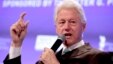Mantan Presiden AS, Bill Clinton mendesak Israel untuk berdamai dengan Palestina dalam sebuah konferensi di Israel hari Senin 17/6 (foto: dok).