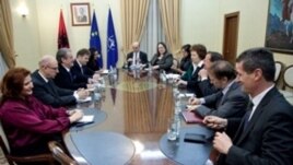 Shqipëria do të strehojë 210 muxhahedinë iranianë
