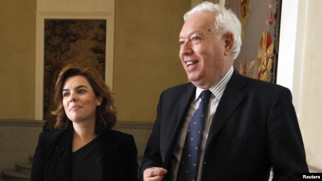 Tanto el canciller José Manuel García-Margallo, como la vicepresidenta del Gobierno, Soraya Sáenz de Santamaría, han rechazado suavizar la política de la UE con Cuba.