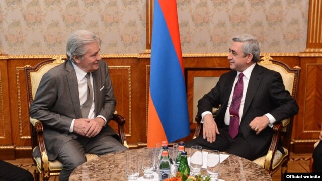 Armenian President Serzh Sargsyan received French actor Alen Delon