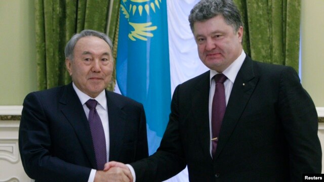 Нурсултан Назарбаев и Петр Порошенко. Киев, Украина. 22 декабря 2014 г.