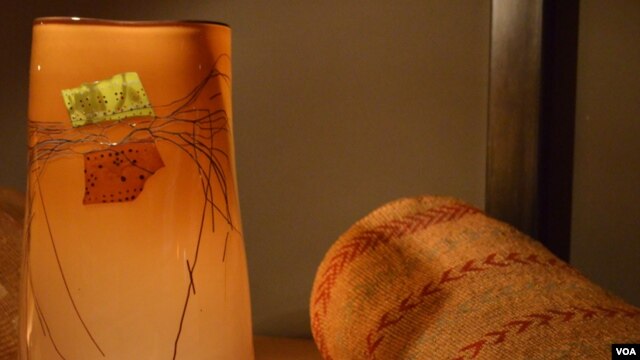 Chihuly drew inspiration from American Indian baskets to create a series of glass blaskets. (VOA/S. Logue)
