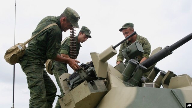 Россия проводит внезапную проверку боеготовности на базе в Армении