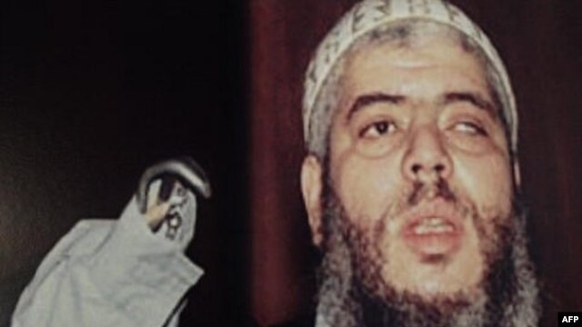 Giáo sĩ Hồi giáo quá khích Abu Hamza al-Masri 