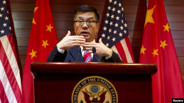 Đại sứ Mỹ Gary Locke dùng bài diễn văn chót khi tại chức để hối thúc Bắc Kinh tăng cường chế độ pháp trị và tôn trọng quyền tự do bày tỏ ý kiến của người dân.