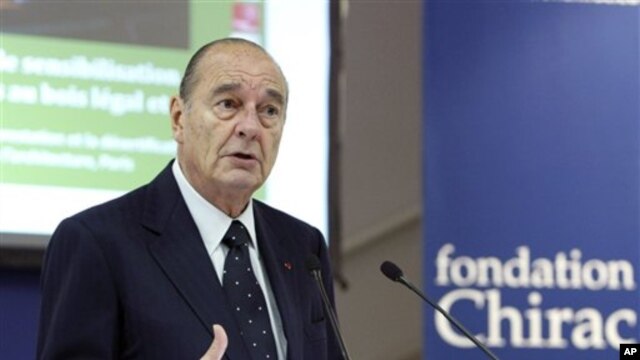 Former French President Jacques Chirac delivers his speech during a meeting with architects in Paris (file photo)