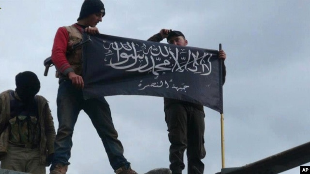 Para militan dari kelompok Jabhat al-Nusra memutuskan hubungan dengan kelompok ISIS (foto: dok). 