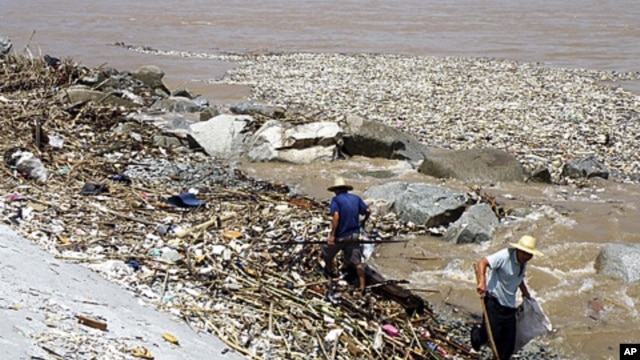 Warga di Tiongkok berang dengan pemerintahnya karena membiarkan sungai-sungai di daerah mereka tercemar. (Foto: Dok)