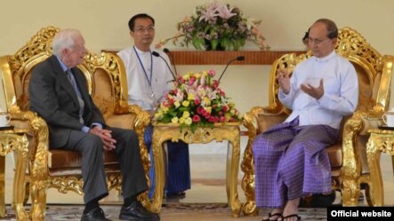&quot;သူတုိ႔ ဒီကေန႔ ေနျပည္ေတာ္ကုိ ေရာက္ေနၾကပါတယ္။ အဲဒီမွာ သမၼတ ဦးသိန္းစိန္နဲ႔
ေတြ႔ဆုံခဲ့သလုိ အဆင္ျမင့္ အစုိးရ အရာရွိေတြနဲ႔လည္း ေတြ႔ဆုံခဲ့ပါတယ္။ ဒီကေန႔ည
ေနျပည္ေတာ္မွာပဲ ရွိေနၿပီး မနက္ျဖန္မွာ ရန္ကုန္ၿမိဳ႕ကုိ ျပန္လာၿပီး သတင္းစာ ရွင္းလင္းပြဲ ျပဳလုပ္မွာ ျဖစ္ပါတယ္။&quot;
