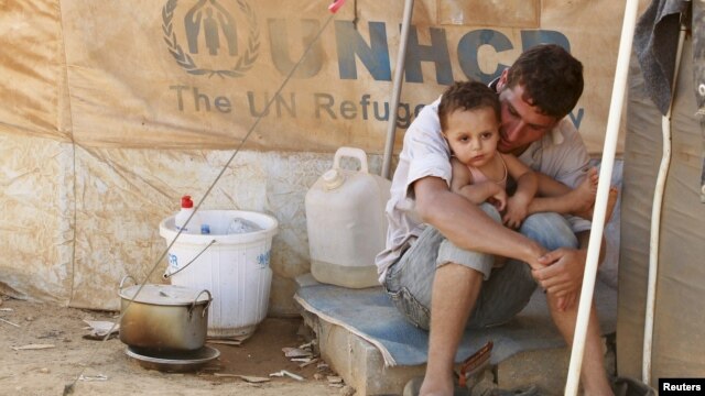 http://gdb.voanews.com/63824ABD-4B4A-4387-8608-FFDDCCF54D28_w640_r1_s_cx0_cy5_cw0.jpg