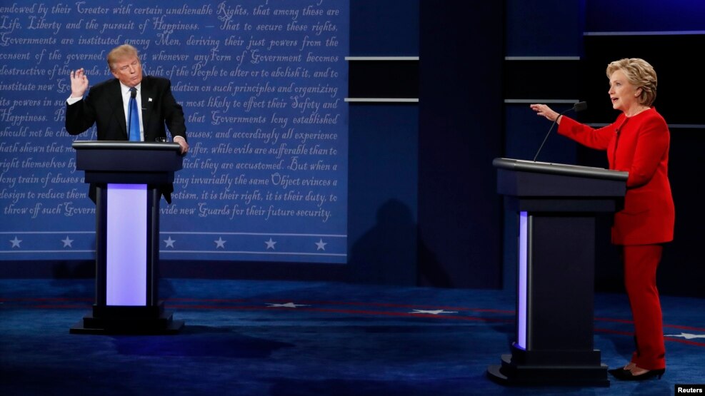 Shkëmbime të ashpra në debatin Clinton-Trump