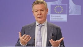 El comisario europeo de comercio asegura que las políticas argentinas afectan a otros 14 países que no son de la UE.