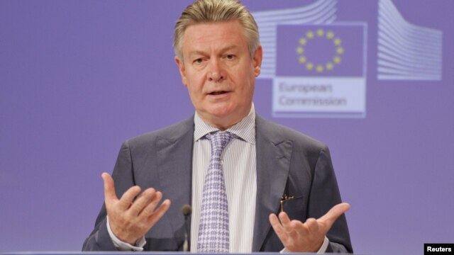 El comisario europeo de comercio asegura que las políticas argentinas afectan a otros 14 países que no son de la UE.