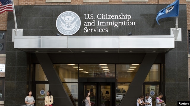 Los inmigrantes deberán hacer el pago por internet antes de que salgan de sus países rumbo a EE.UU.