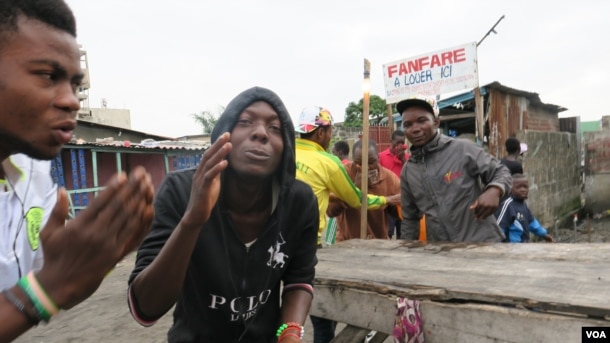 En images : manifestations dans les rues de Kinshasa
