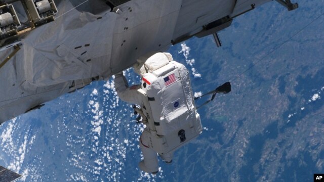 国際宇宙ステーションで冷媒漏洩  緊急船外活動を行う