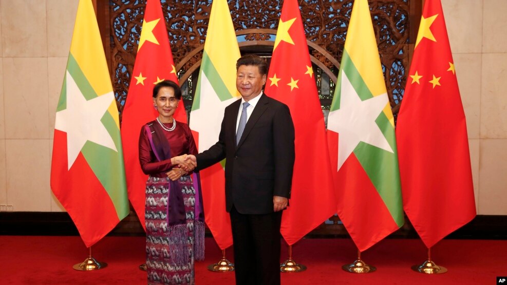 ေဒၚေအာင္ဆန္းစုၾကည္ တရုတ္သမၼတနဲ႔ေတြ႔ဆုံ။ ၾသဂုတ္ ၁၉၊ ၂၀၁၆။