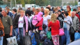 Các nhà lập pháp Kiev thông qua dự luật trao quyền tự trị 3 năm cho các khu vực nói tiếng Nga ở miền đông thuộc Donetsk và Luhansk.