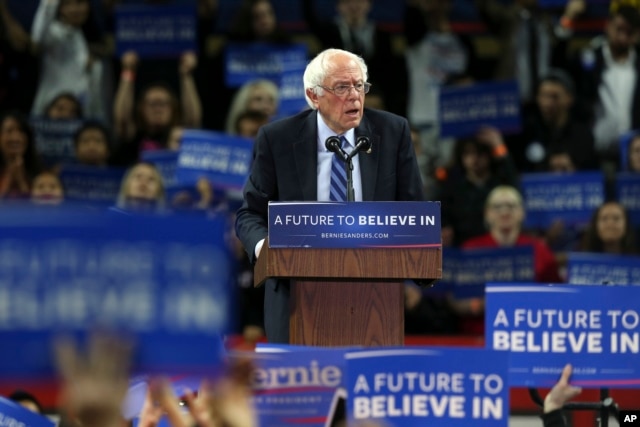 Bernie Sanders phát biểu trong một buổi vận động tranh cử ở Piscataway, bang New Jersey, ngày 8 tháng 5, 2016.