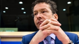 Eurogrupi: Nuk do të diskutojmë për Greqinë para referendumit