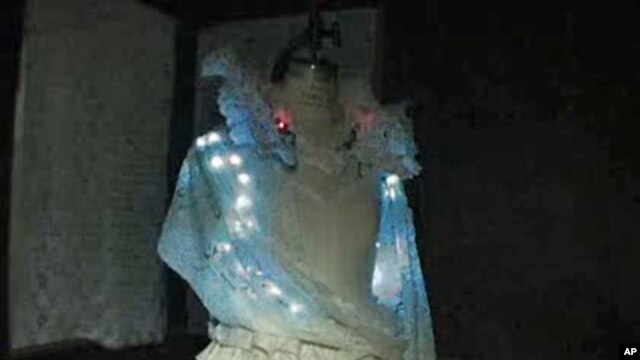 Student Matthew Reading designed a wedding gown with lights and moving parts.
