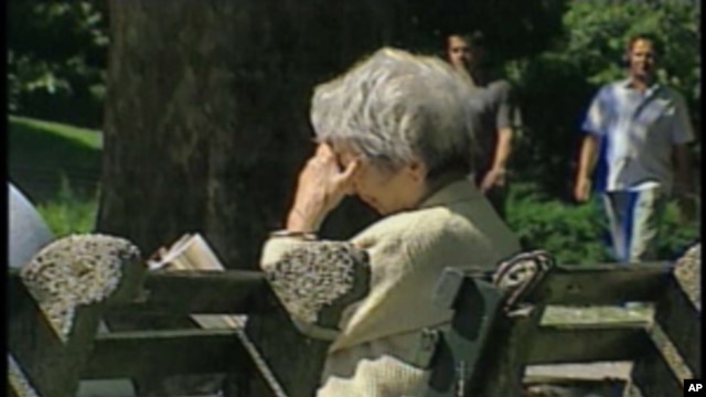 When summer temperatures spike, older people who've been hospitalized for chronic medical conditions - such as with diabetes or heart failure or chronic lung disease - have a higher risk of death, according to a new study. 