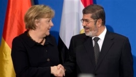 Predsednik Egipta Mohamed Morsi skratio posetu Nemačkoj zbog krize u svojoj zemlji