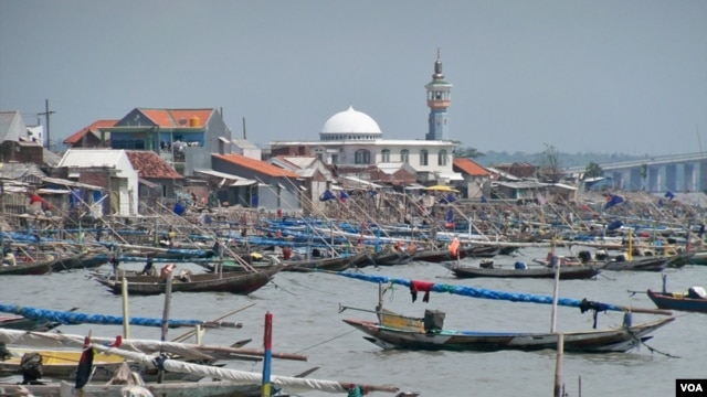 Desa nelayan di Nambangan, Surabaya, Jawa Timur. (Foto: Dok)