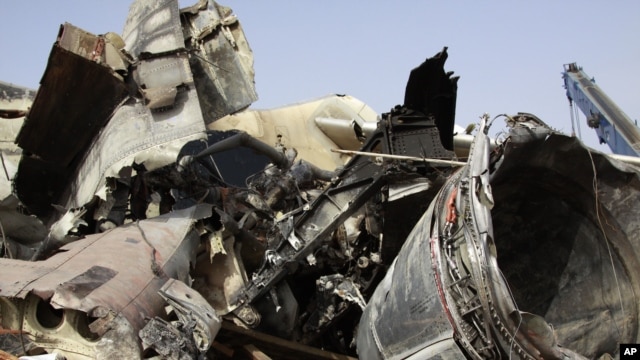 The wreckage of the Dana Air plane crash in Lagos, Nigeria, June 6, 2012.