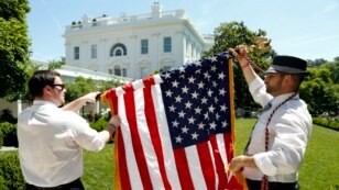 El video de la Casa Blanca destaca la diversidad de culturas que conviven laboralmente en la sede del gobierno de Estados Unidos. 