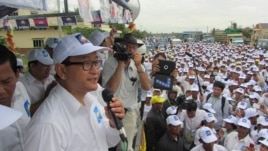 Ông Sam Rainsy là nhân vật đối lập nổi tiếng và được lòng dân nhất. Ðảng Cứu nguy Dân tộc đang trông đợi rằng sự hiện diện của ông sẽ biến thành thắng lợi tại phòng phiếu.