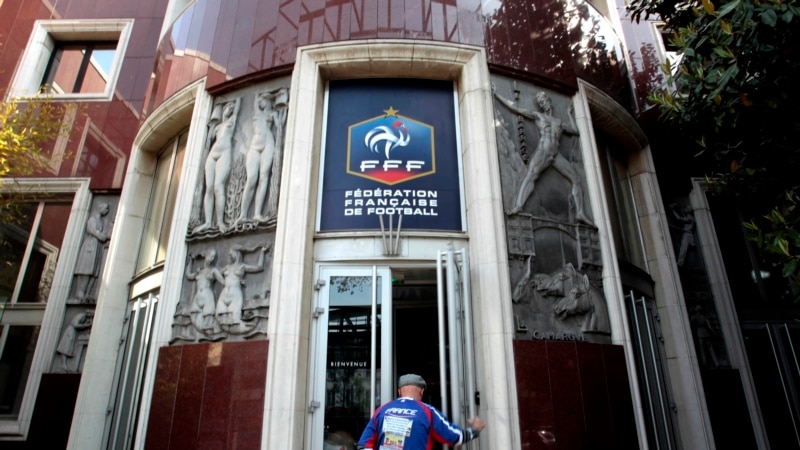 В Федерации футбола Франции прошли обыски по делу Блаттера